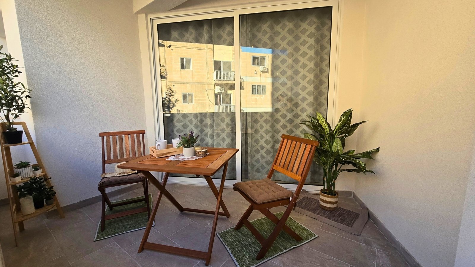 Apt4-Balcony-02