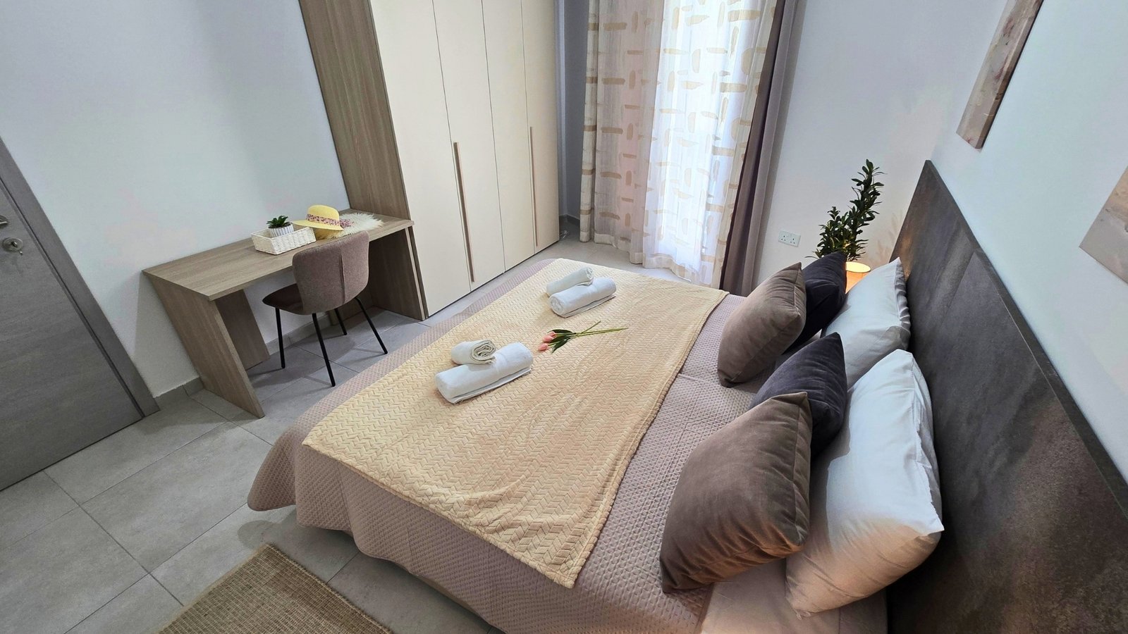 Apt4-Bedroom-2-10