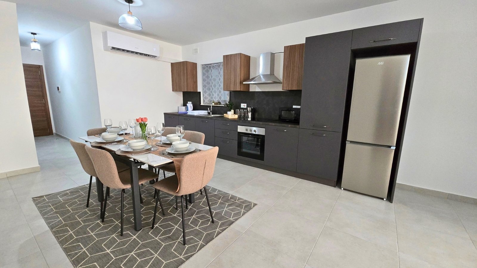 Apt4-Living-Room-Kitchen-04