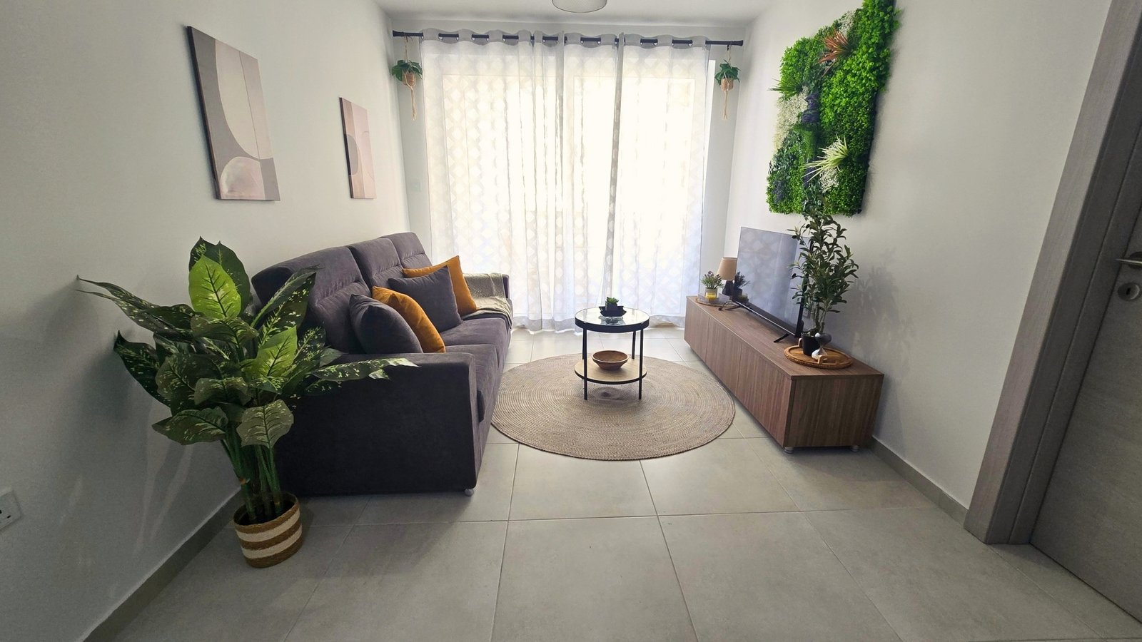 Apt4-Living-Room-Kitchen-10