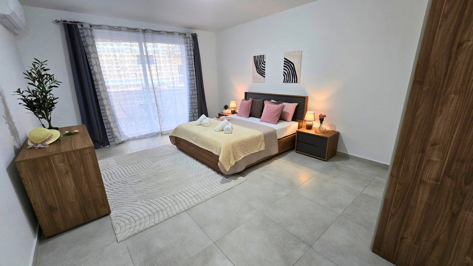 Apt6-Bedroom-2-En-Suite-07