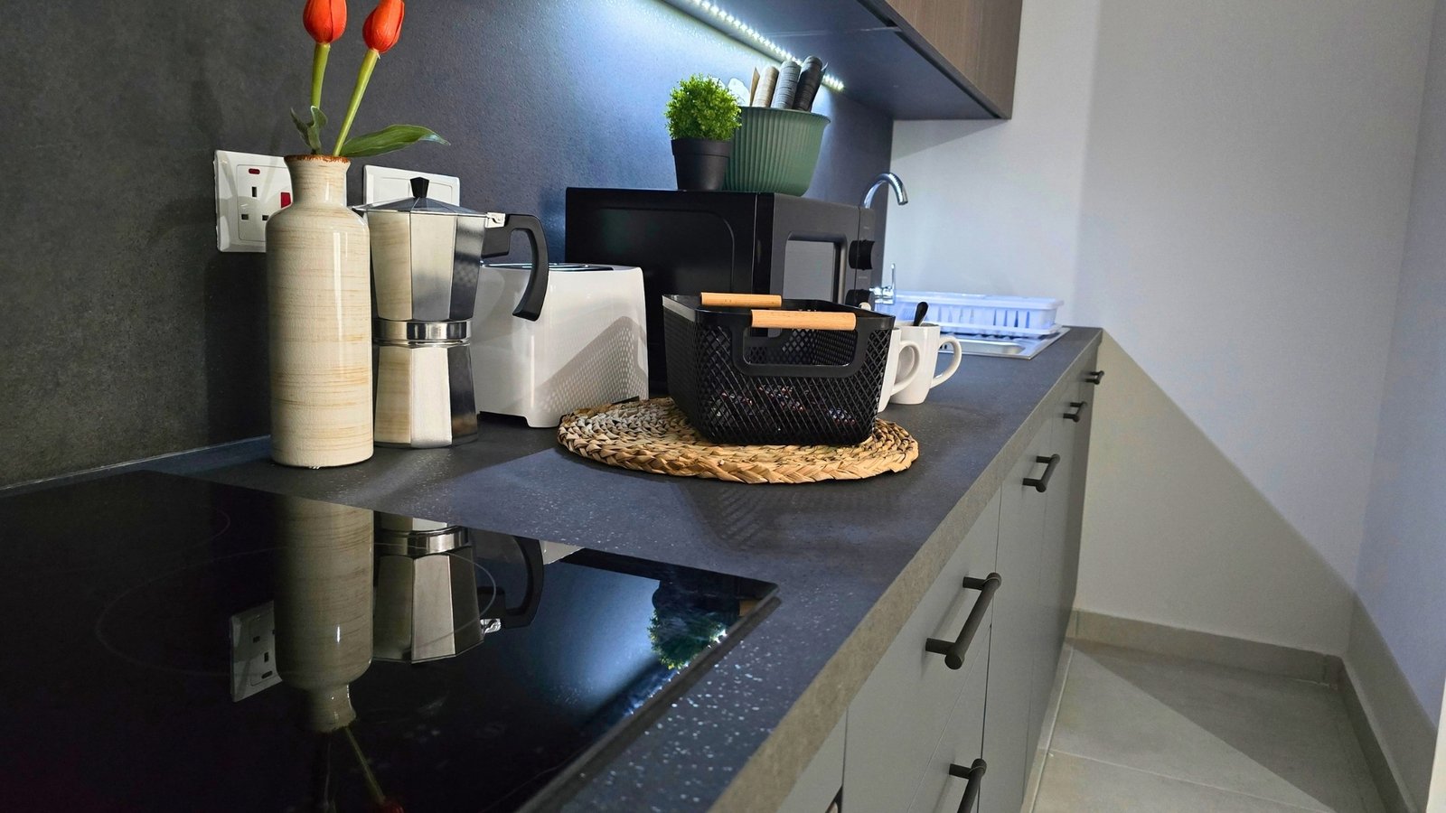 Apt6-Living-Room-Kitchen-03
