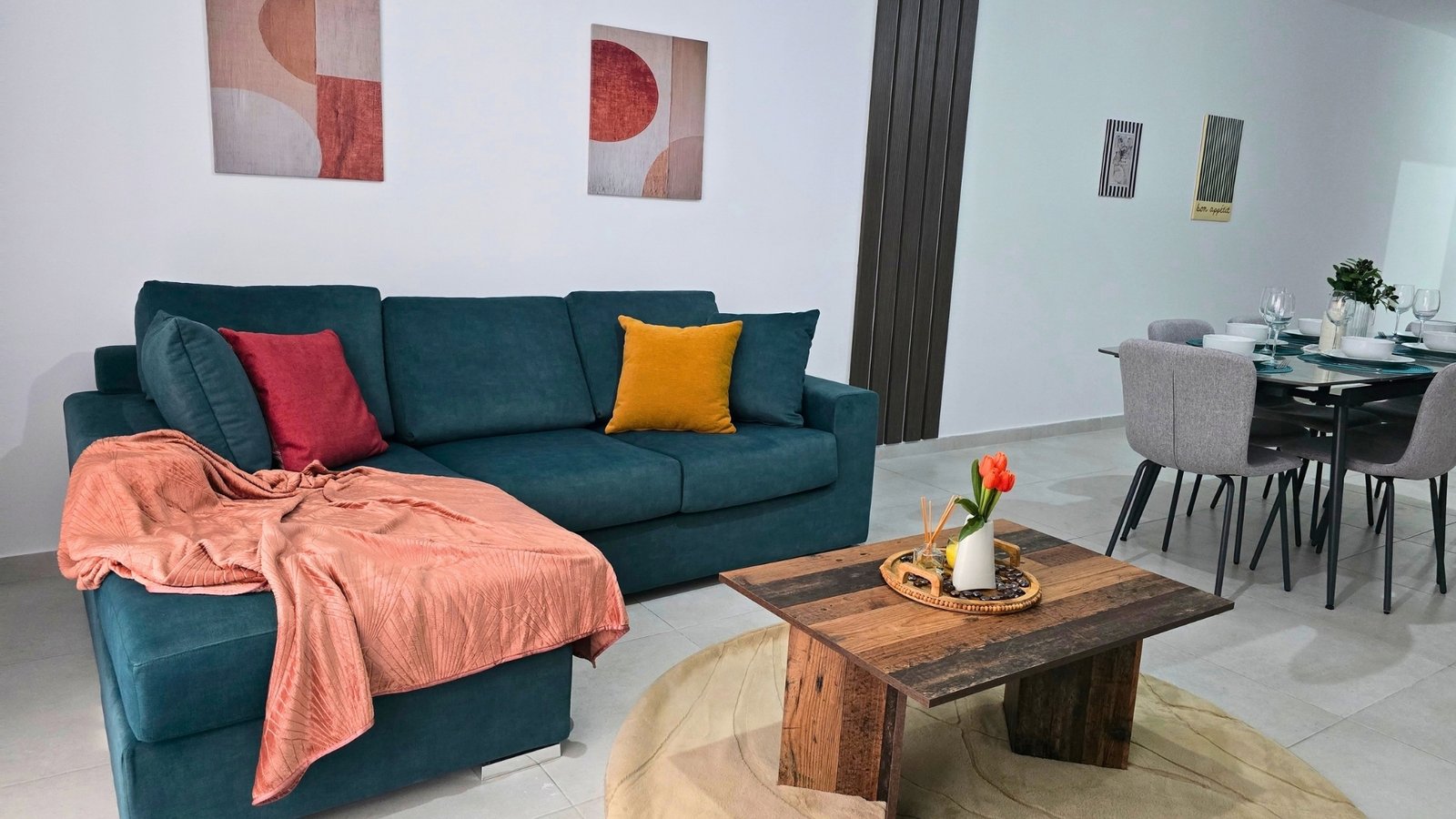 Apt6-Living-Room-Kitchen-06
