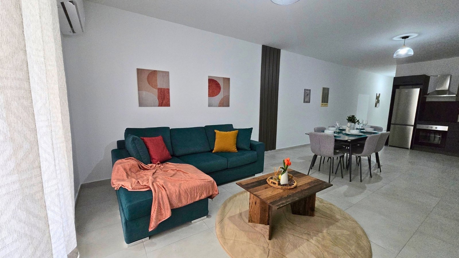Apt6-Living-Room-Kitchen-07