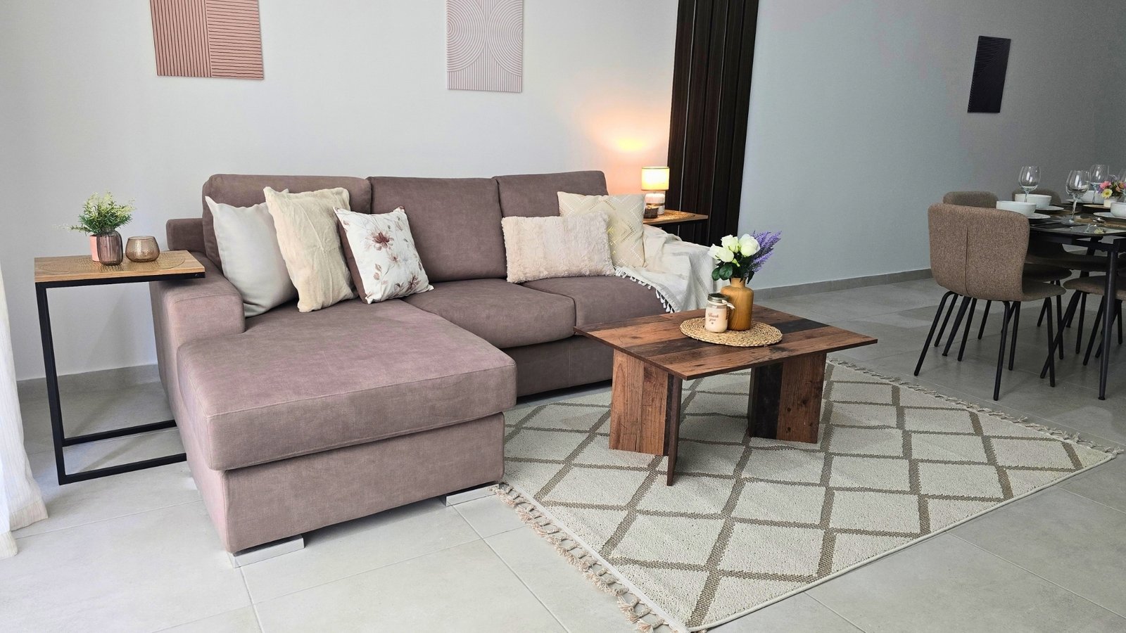 Apt9-Living-Room-Kitchen-06