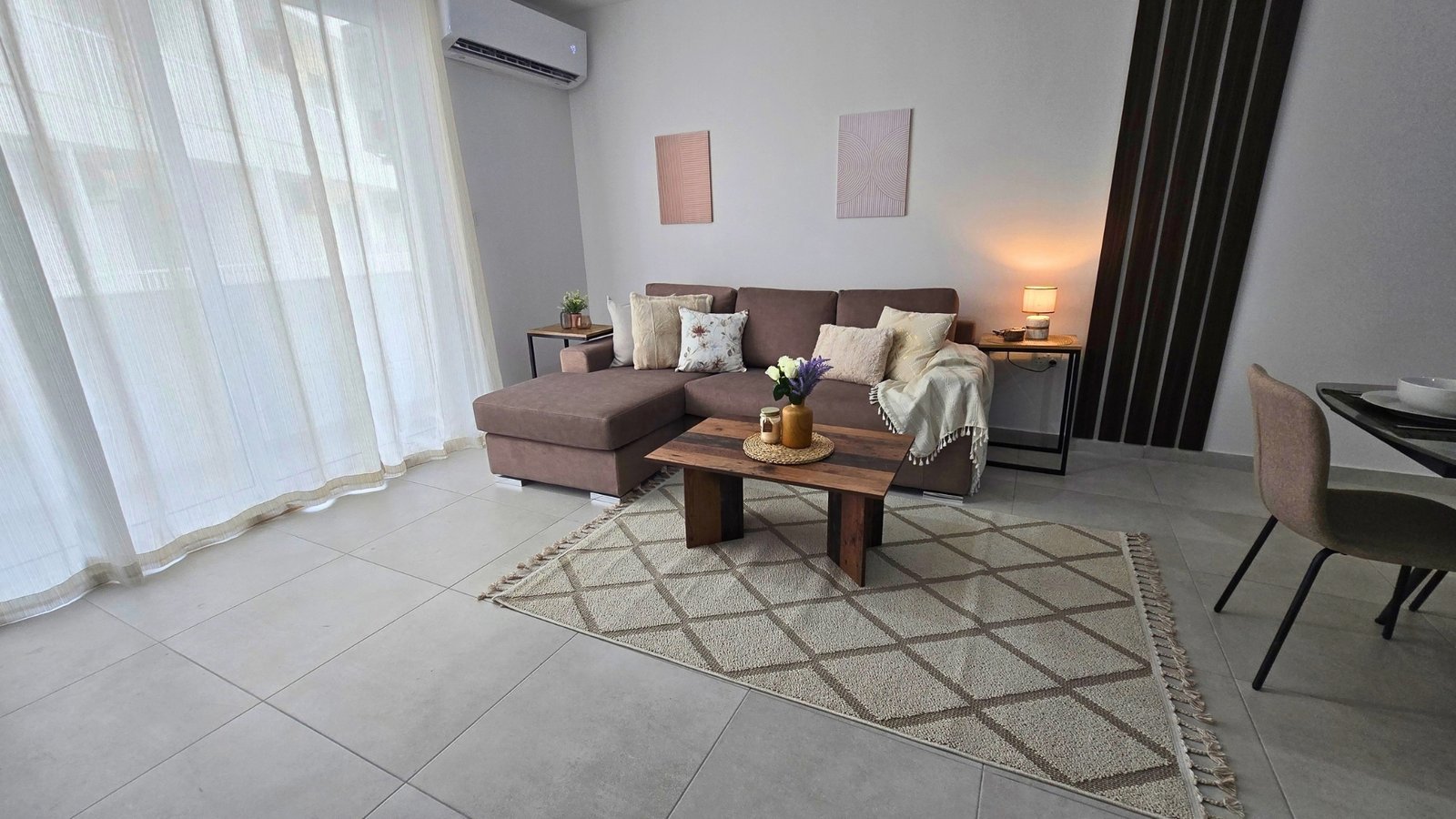 Apt9-Living-Room-Kitchen-08