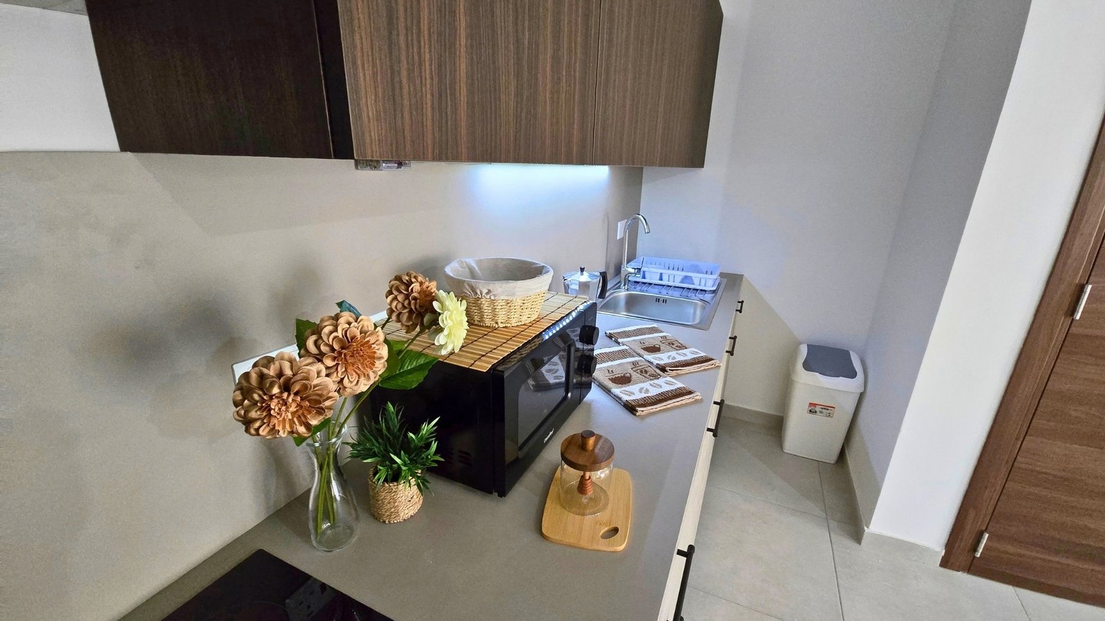 Apt9-Living-Room-Kitchen-15