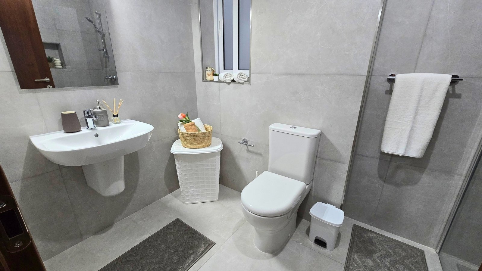 Lucija-Main-Bathroom-01-3
