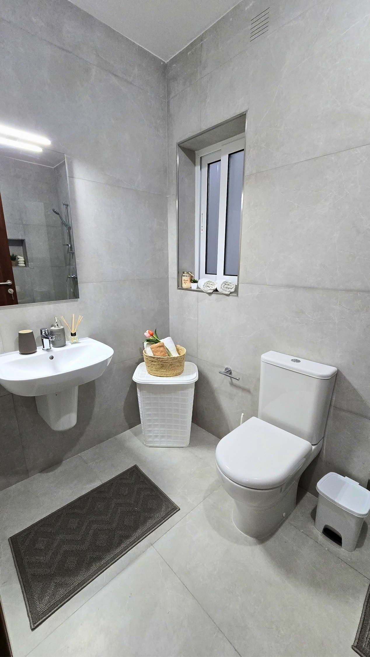 Lucija-Main-Bathroom-02-3