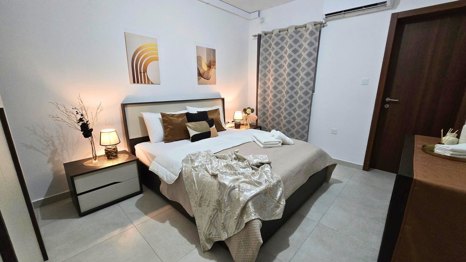 Luzija-Bedroom-En-Suite-03